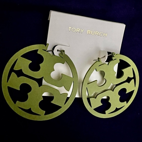 đTory Burch Authentic Military Green Double T Matte Painted Large Hoop Earrings - Picture 7 of 9
